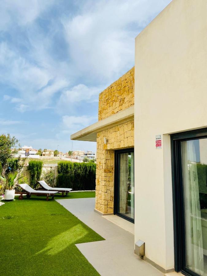 Luxury Villa With Private Pool ロハレス エクステリア 写真